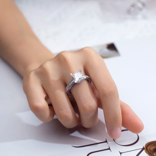 CLASSIC PRINCESS CUT DIAMOND ENGAGEMENT RING | 18K WHITE GOLD