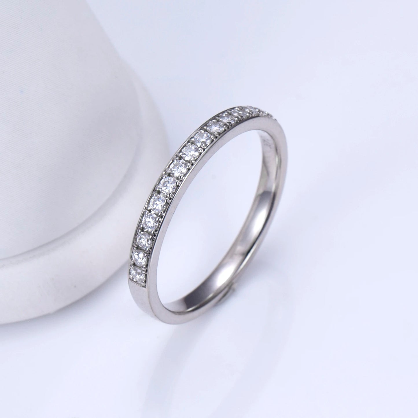 CLASSIC ROUND CUT 1.05 CT LAB GROWN DIAMONDS HALF ETERNITY RING | 18K WHITE GOLD
