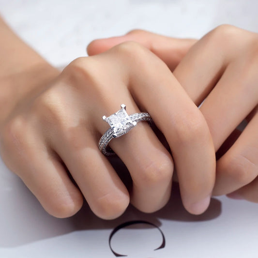 CLASSIC PRINCESS CUT DIAMOND ENGAGEMENT RING | 18K WHITE GOLD