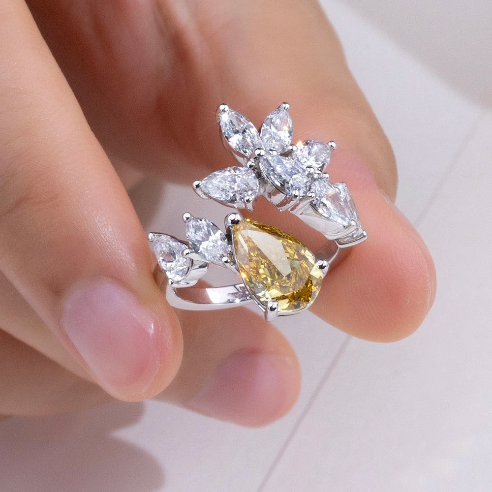 THE PEAR CUT 5.60 CARAT ESSENCE INFINITY RING | 18K GOLD